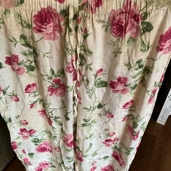 Lauren small ladies pajama set - Picture 4 of 8